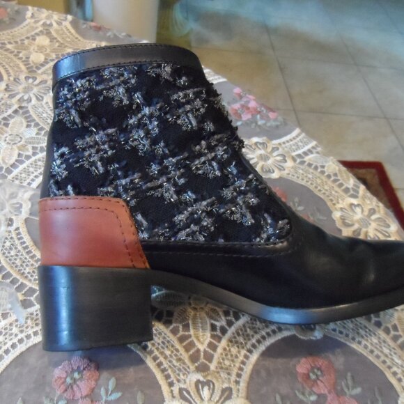 Chanel Black Tweed/Leather Moto Ankle Boots w/Buckles-LOGO Detail Size 38.5M - Picture 9 of 16